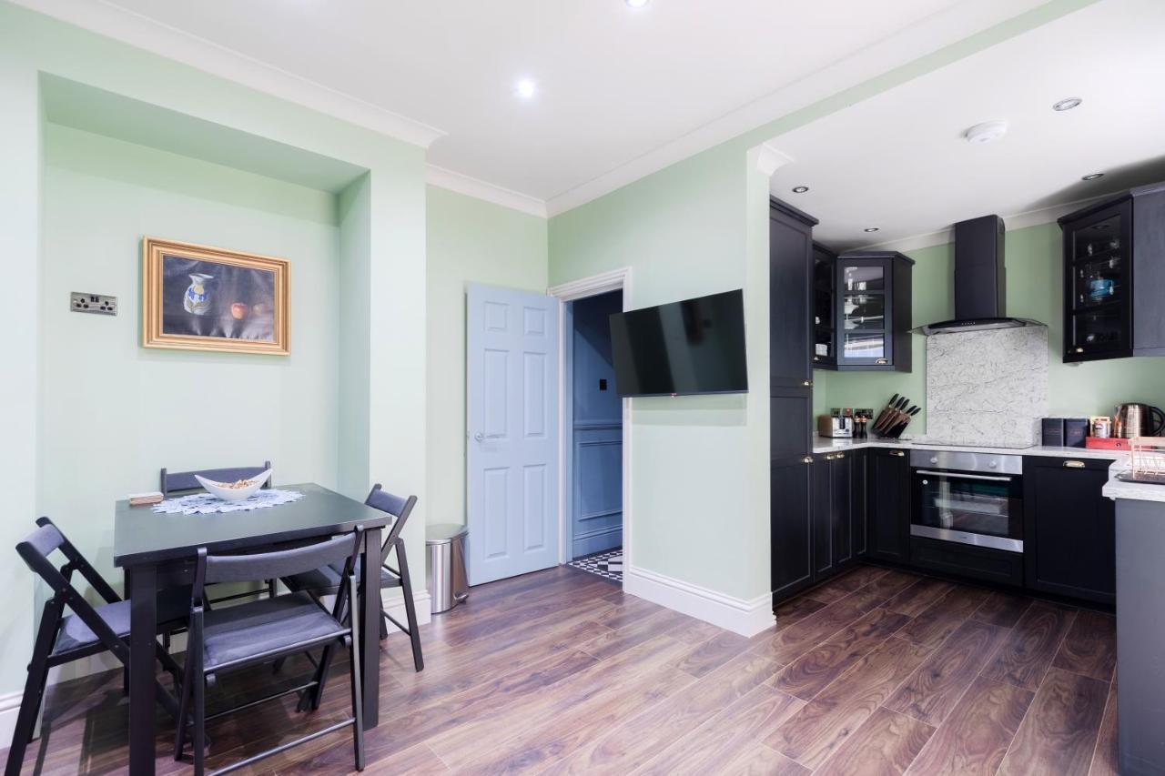 Central Stylish 2-Bed Apartment In Londres Exterior foto